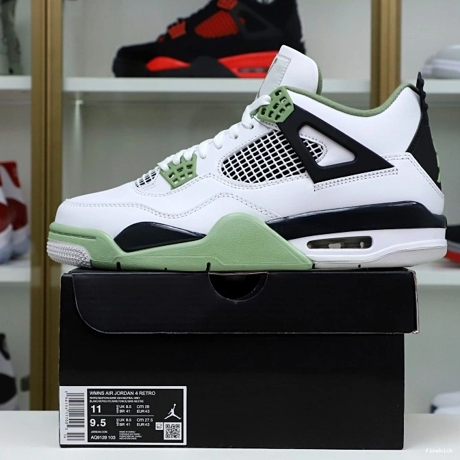 AIR JORDAN 4 